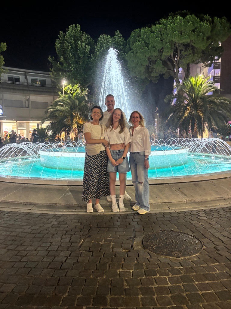 Familie mir Brunnen